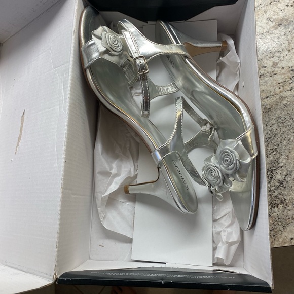 KStudio silver heels, size 9 - Picture 5 of 5